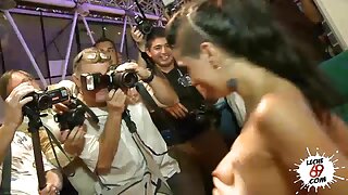 Mazino phim xxx nguoi va dong vat Denise - bắp tay Cam chọc ghẹo
