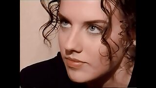 Cô gái với xxx sex thu đôi môi